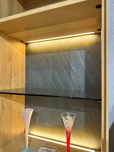Vitrine in Eiche Bianco gebürstet