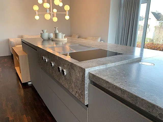Italienischer Luxus / Bora Geräte / Low Dining inkl. Tisch