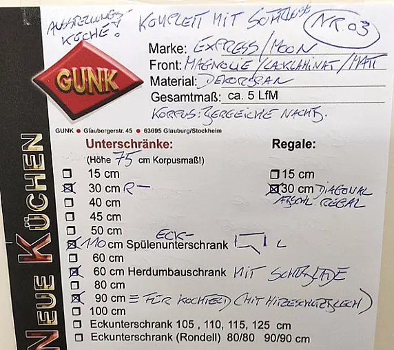 Tolle Ausstellungsküche / Front: Magnolie / Lacklaminat /Matt / Küche Nr.03