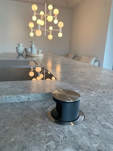 Italienischer Luxus / Bora Geräte / Low Dining inkl. Tisch