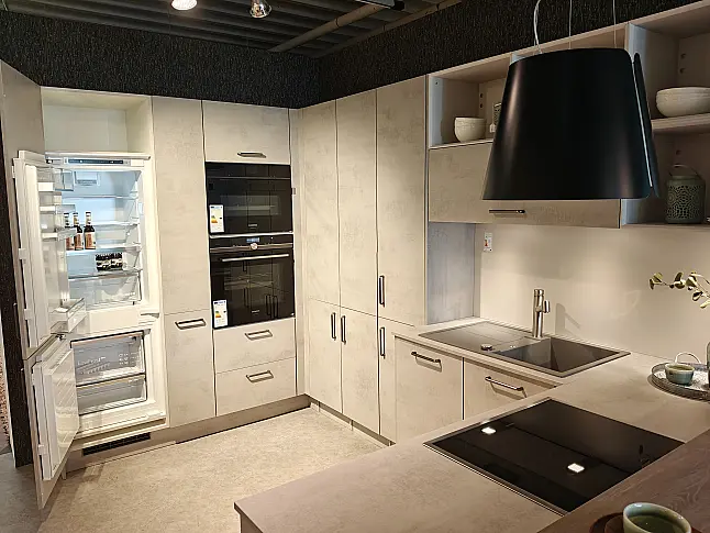 Zum Verkauf steht eine neuwertige, perfekt gepflegte Ausstellungsküche des Marktführers