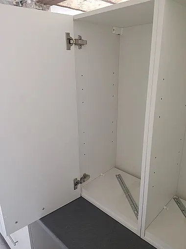 Ausstellungsküche /Front: weiß / matt/ Küche Nr. 303