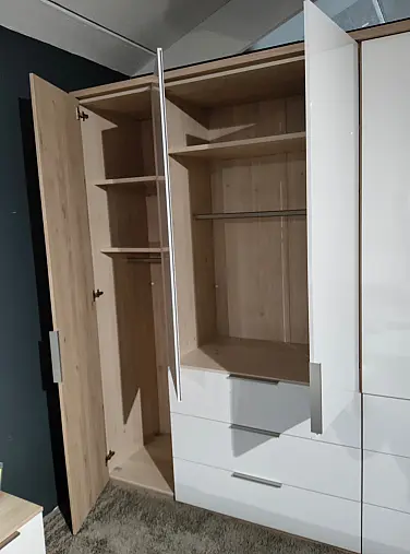Drehtürenschrank