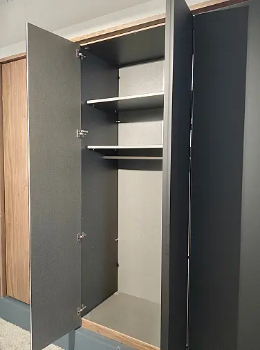 Drehtürenschrank