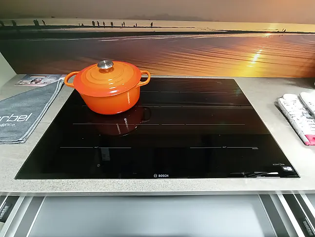 Küche im modernes Design, erstklassige Materialien und durchdachte Funktionalität für höchsten Kochkomfort.