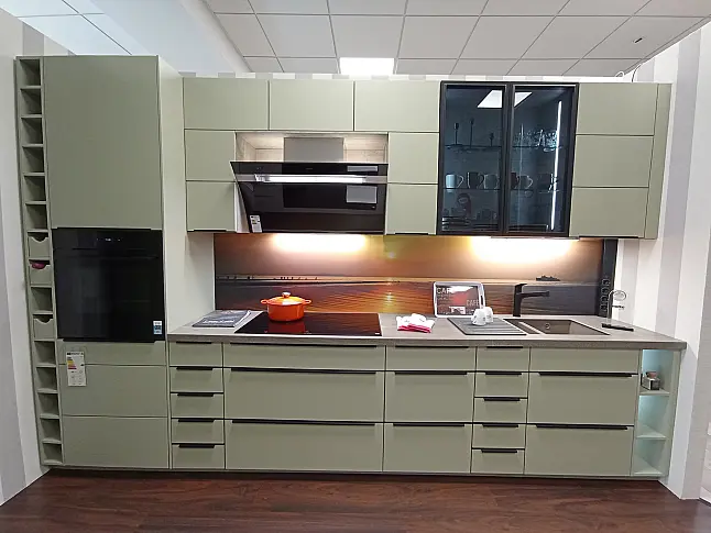 Küche im modernes Design, erstklassige Materialien und durchdachte Funktionalität für höchsten Kochkomfort.