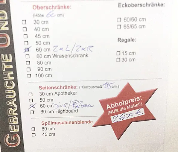 Große Ausstellungsküche/ Front: weiß matt/ Nr. 400