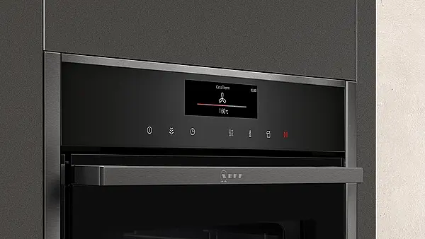 Einbau-Backofen mit Dampfunterstützung