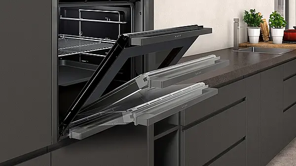 Einbau-Backofen mit Dampfunterstützung