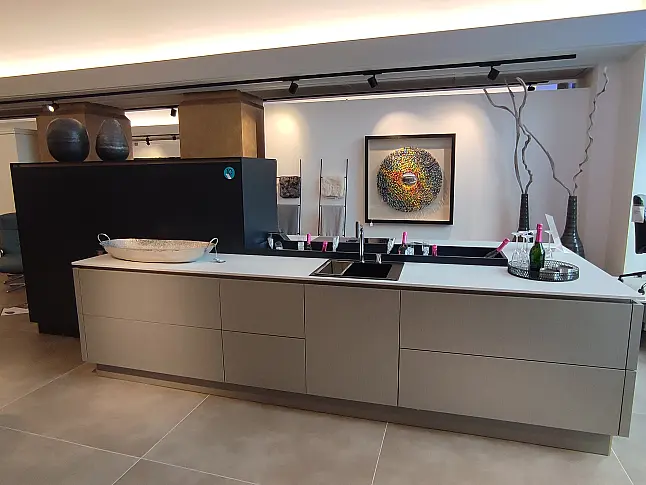 AV 2070 Metallic hell gebürstet Lacklaminat + AV6000 GL samt Blau Mattlack - Systemat Smart Architektur Design