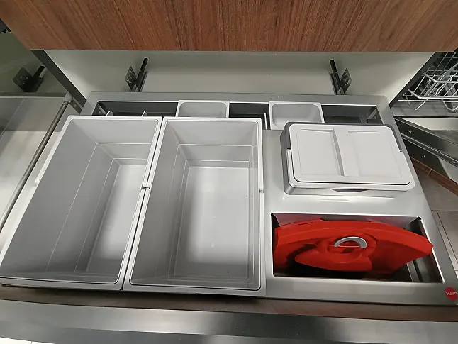 Küchenzeile in Holzoptik