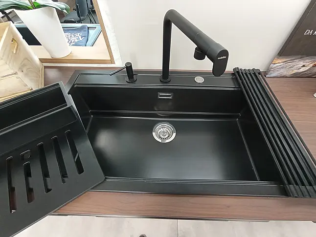 Küchenzeile in Holzoptik