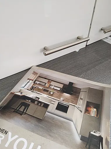 Ausstellungsküche / weiß / Lacklaminat / Hochglanz/ Küche Nr. 305