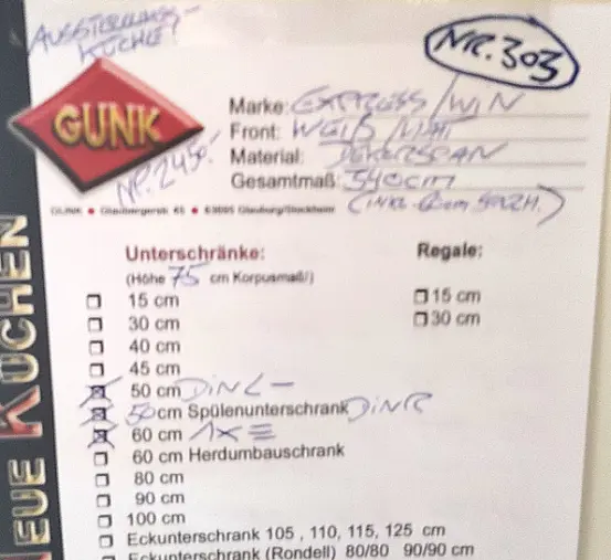 Ausstellungsküche /Front: weiß / matt/ Küche Nr. 303