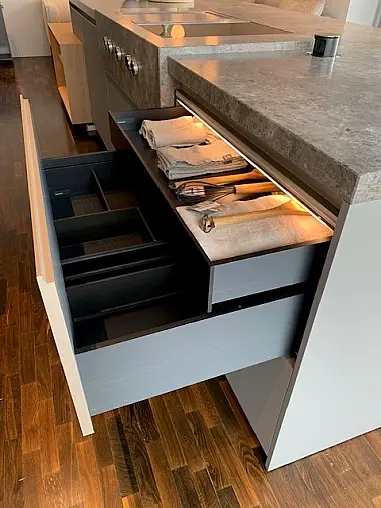 Italienischer Luxus / Bora Geräte / Low Dining inkl. Tisch