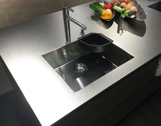 Hochwertige Inselküche