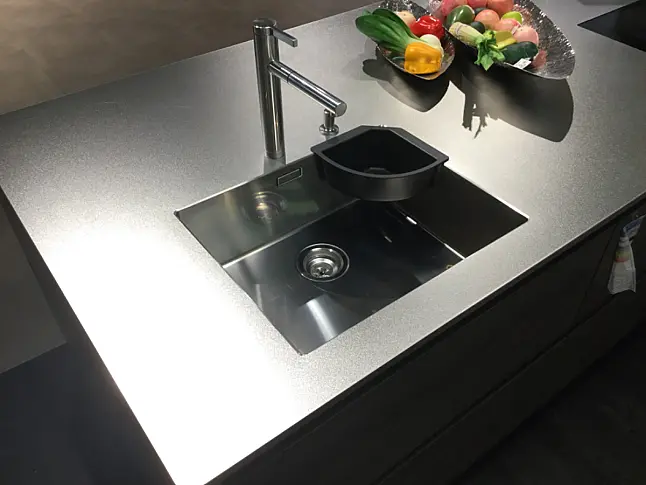 Hochwertige Inselküche