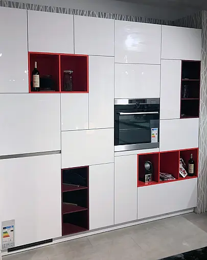 Inselküche Weiß Hochglanz exklusive Ausstattung mit Berbel Skyline Edge Deckenlifthaube