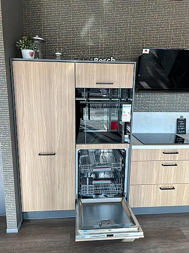 kleine Küchenzeile in Holzoptik
