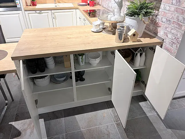 Hochwertige Landhausküche in Magnolia gewischt