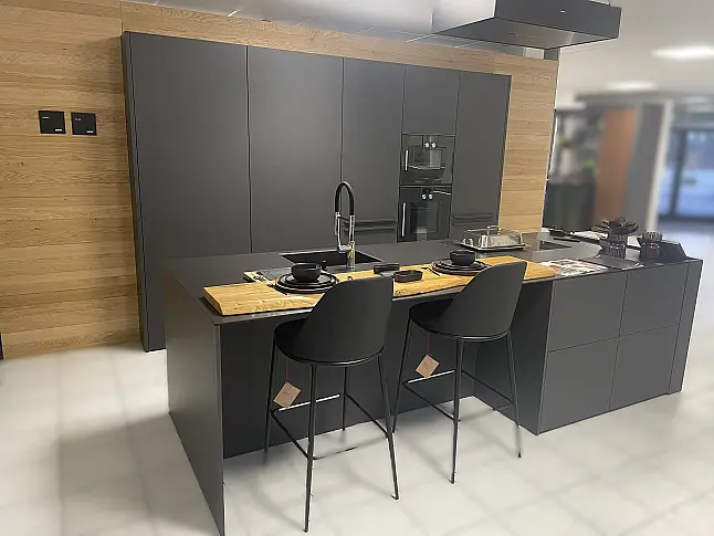 Hochwertige LEICHT Küche mit Gaggenau Geräten