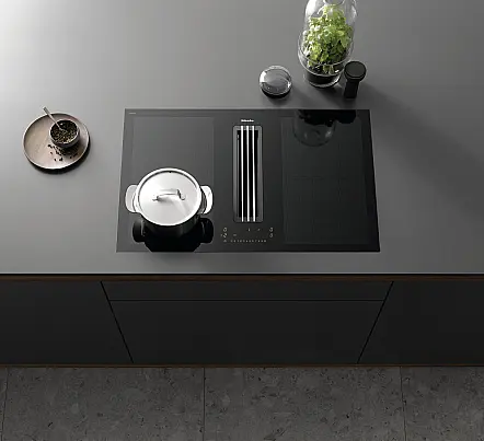 Induktionskochfeld mit Dunstabzug zwei Powerflexzonen 80cm