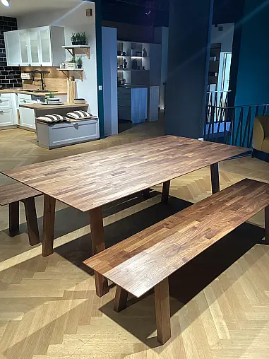 NX870 Esstisch Nussbaum massiv Bankgruppe mit Tisch hochwertig modern Design