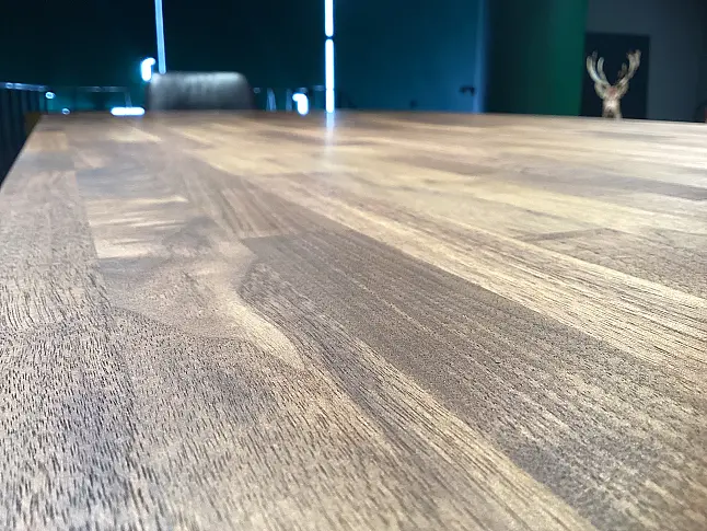 NX870 Esstisch Nussbaum massiv Bankgruppe mit Tisch hochwertig modern Design