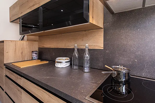 moderne Küche in Holz-Optik (Nr.12)
