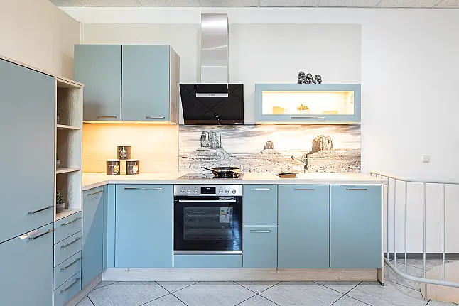 moderne L-Küche in Aqua matt und hellem Holz (Nr. 1)