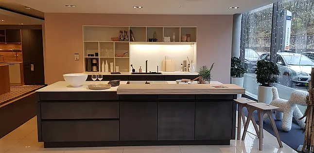 Hochwertige Leicht Küche in Betonoptik und Neolith Arbeitsplatte, Bora Kochfeld