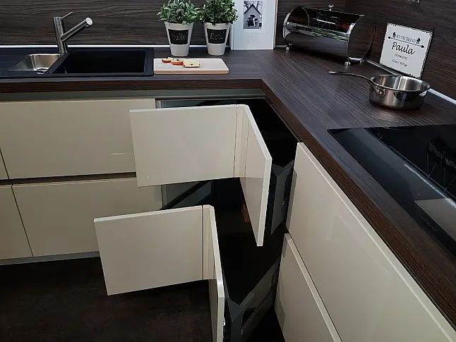 Moderne grifflose Küche