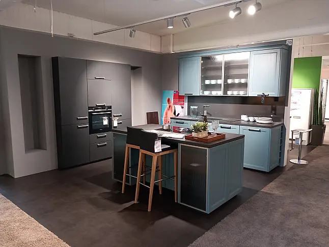 57.120 FIA Massiv Holz/Furnier Esche blau-grau Seidenglanz