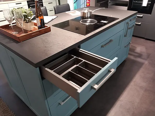 57.120 FIA Massiv Holz/Furnier Esche blau-grau Seidenglanz
