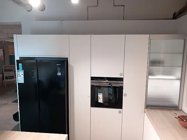 Moderne grifflos Küche in Weiß