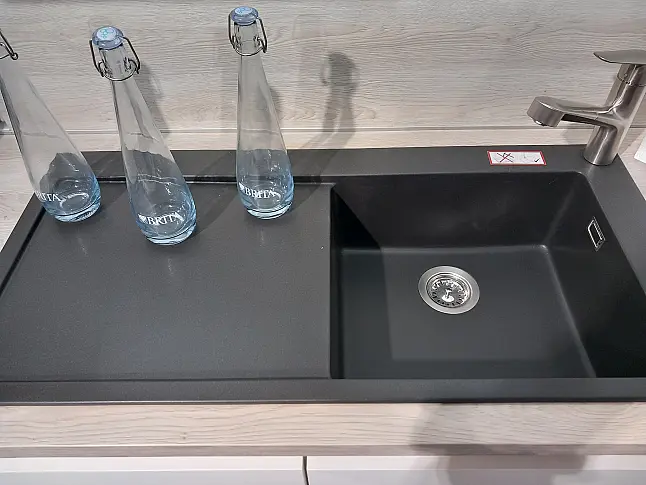 Moderne grifflos Küche in Weiß