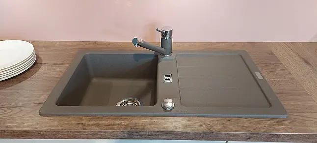 L-Küche mit Barplatte