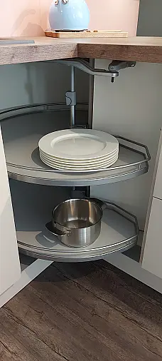 L-Küche mit Barplatte