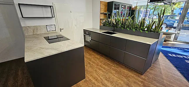 Einzeilig mit Glas Arbeitsplatte &amp; Ansatzinsel mit 20mm Granit Arbeitsplatte Taj Mahal