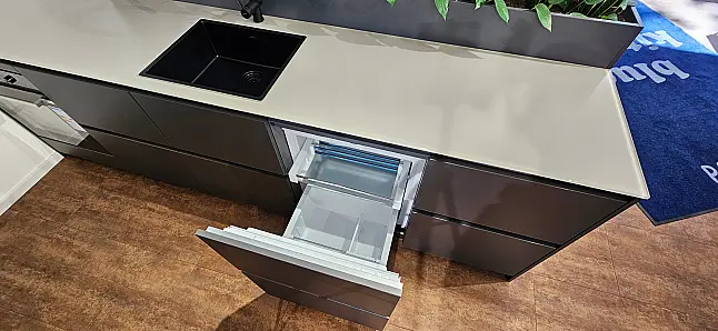 Einzeilig mit Glas Arbeitsplatte &amp; Ansatzinsel mit 20mm Granit Arbeitsplatte Taj Mahal