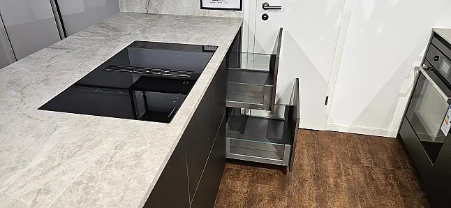 Einzeilig mit Glas Arbeitsplatte &amp; Ansatzinsel mit 20mm Granit Arbeitsplatte Taj Mahal