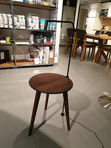 hi! Beistelltisch Holz + hi! Leseleuchte