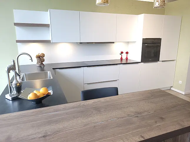 L-Küche mit Miele Geräten