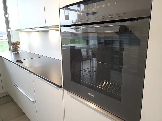 L-Küche mit Miele Geräten