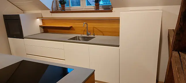 Schreinerküche // hochwertige, exklusive und individuell angefertigte Schreinerküche aus der Möbelmanufaktur Kann // Abverkaufsküche