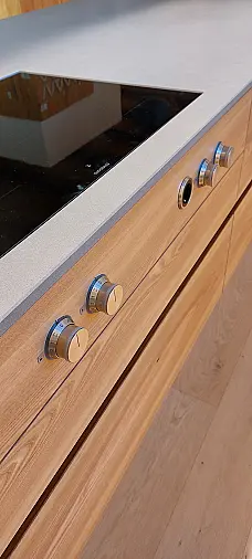 Schreinerküche // hochwertige, exklusive und individuell angefertigte Schreinerküche aus der Möbelmanufaktur Kann // Abverkaufsküche