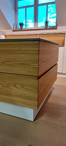 Schreinerküche // hochwertige, exklusive und individuell angefertigte Schreinerküche aus der Möbelmanufaktur Kann // Abverkaufsküche