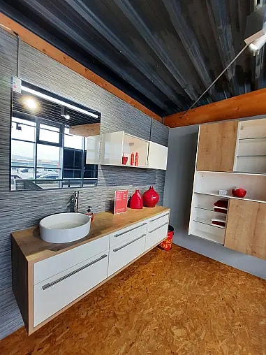Nobilia Badmöbel Set Weiß Holz kombiniert, Set bestehend aus Waschtisch, Badschrank, Hängeschrank und Spiegel moderne Badmöbel in Magnolia Hochglanz und Eiche NB