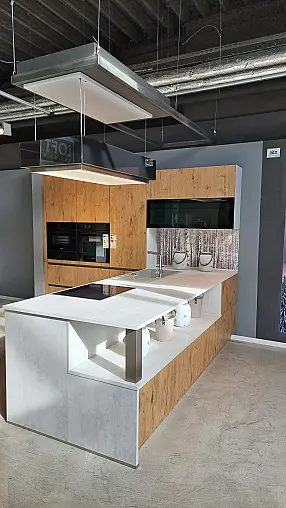 Eichefront mit Beton kombiniert