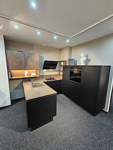 Hochwertige Ausstellungsküche in Schwarz matt - inkl. Siemens Studio-Line Geräte - LED-Beleuchtung usw. usw.